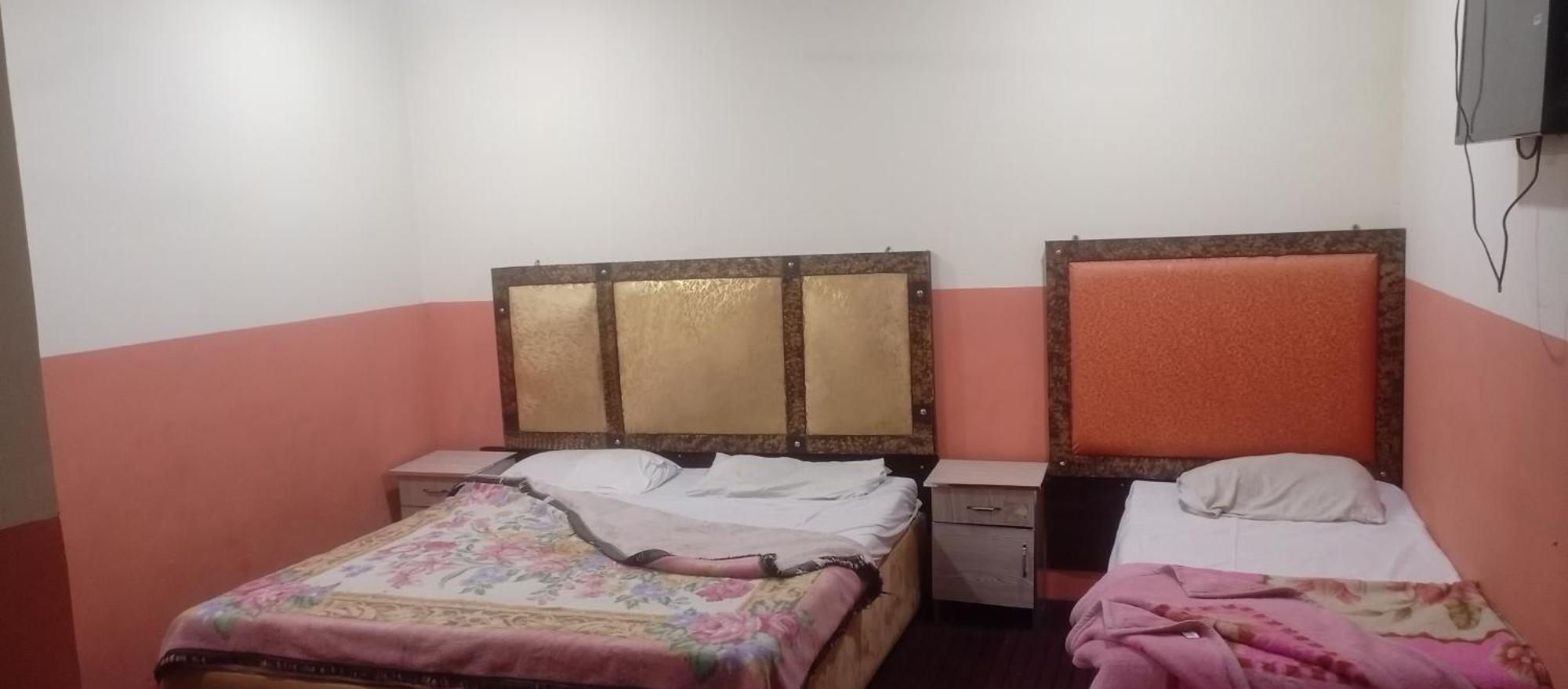 New Pak Royal Hotel ลาฮอร์ ภายนอก รูปภาพ